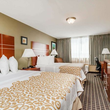 Days Inn By Wyndham Windsor Locks / Bradley Intl Airport Экстерьер фото