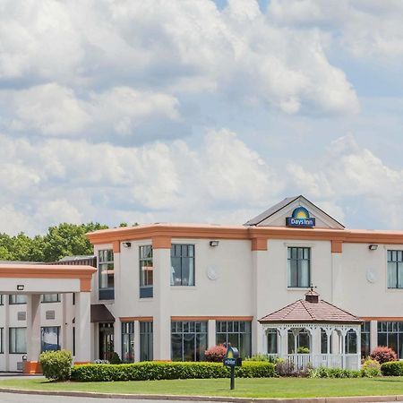 Days Inn By Wyndham Windsor Locks / Bradley Intl Airport Экстерьер фото