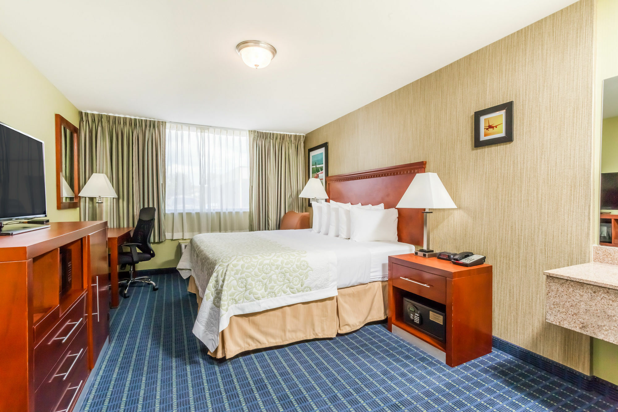 Days Inn By Wyndham Windsor Locks / Bradley Intl Airport Экстерьер фото
